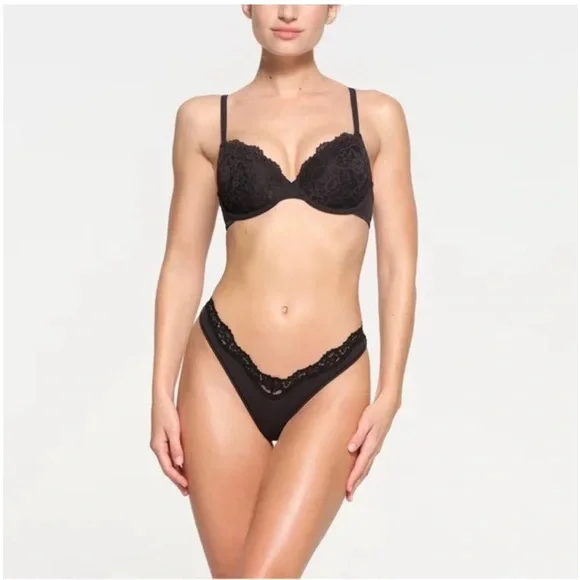 SKIMS Black Lace T-Shirt Bra 34 C (New with Tags) - Picture 2 of 5